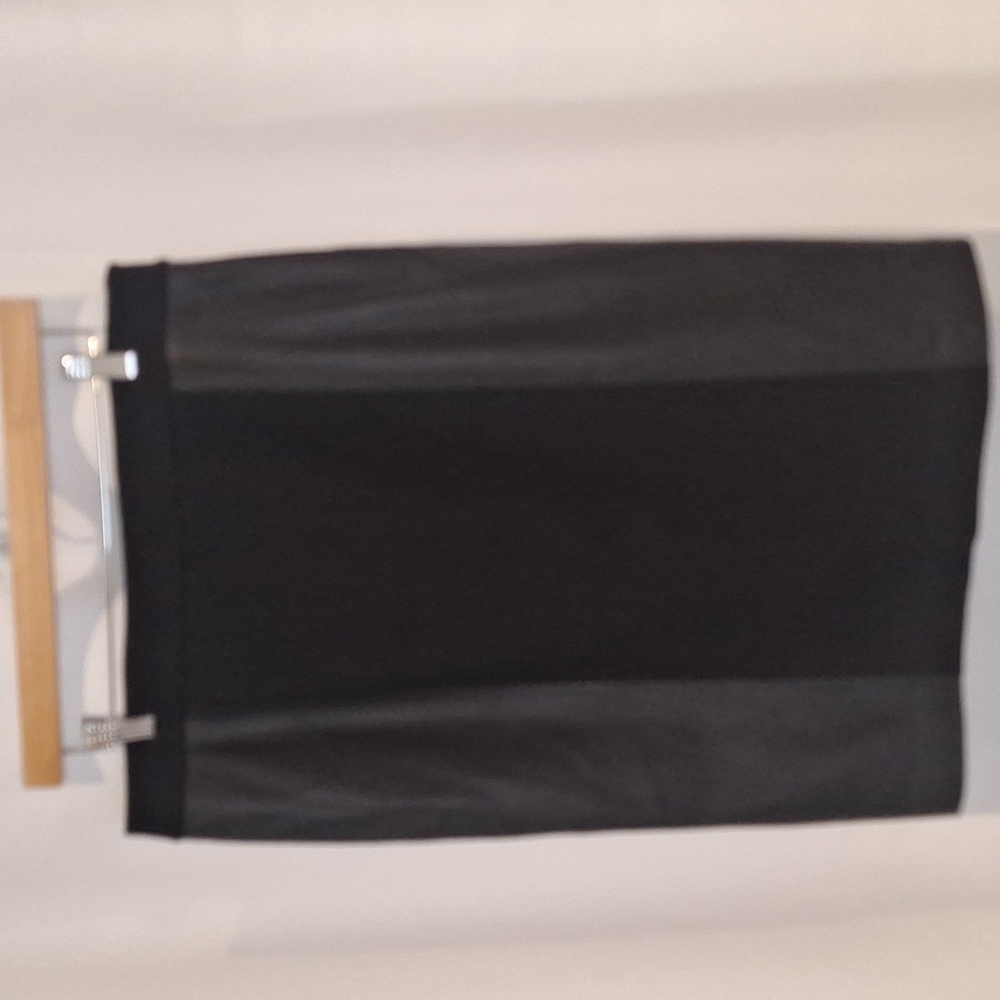 Lafayette 148 New York Elegant Black Ponte Knit And Leather Pencil Skirt Size 10